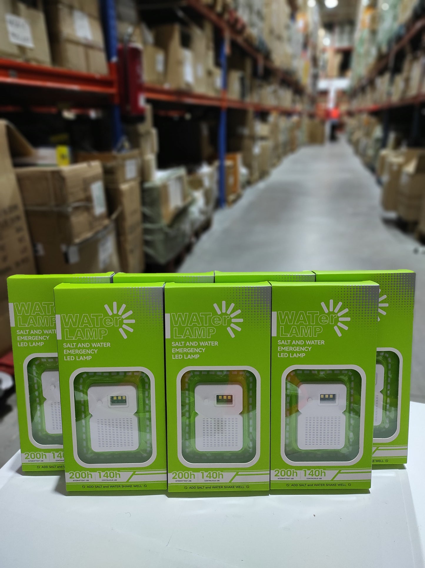Lámpara LED portátil de agua salada