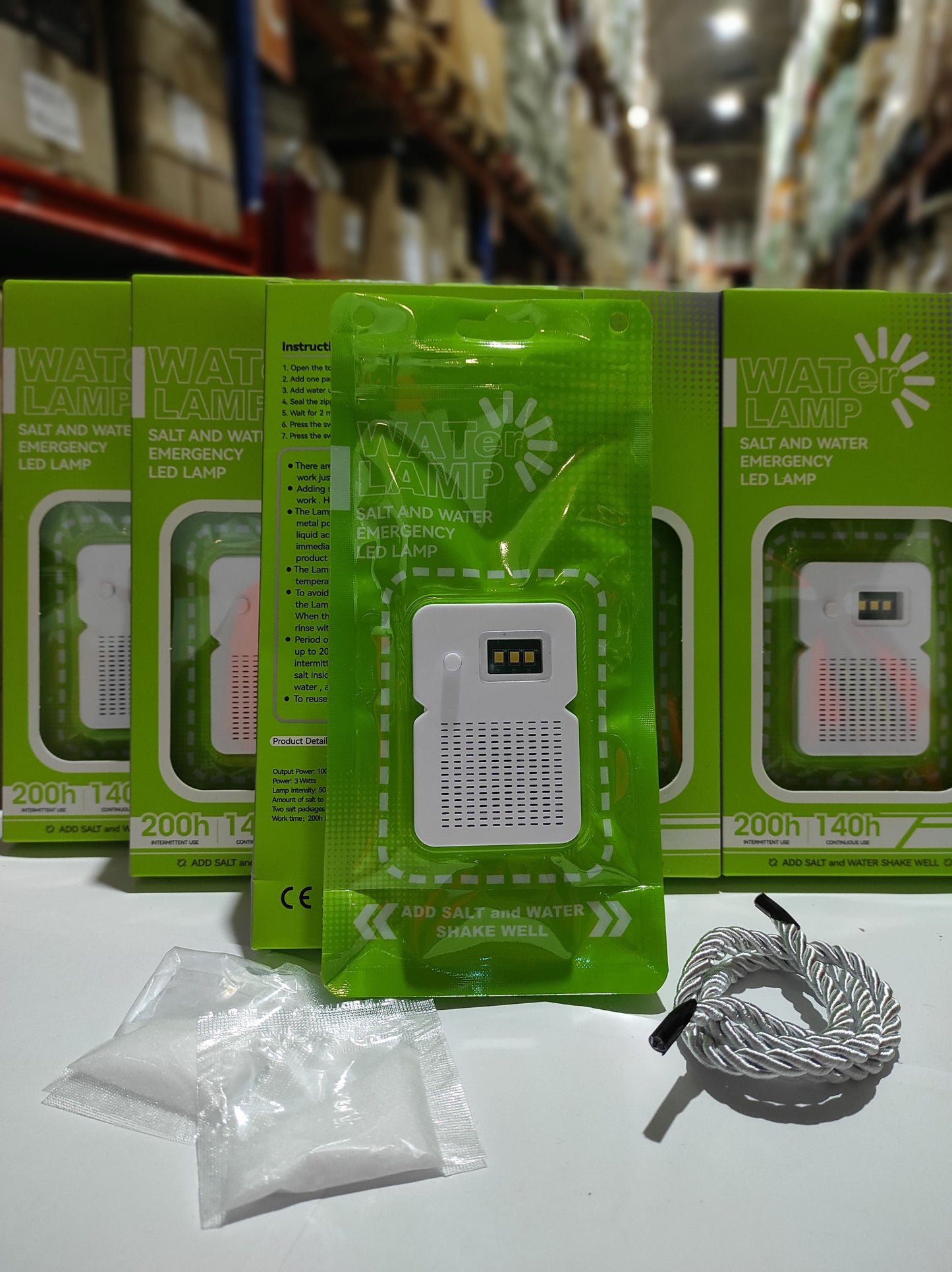 Lámpara LED portátil de agua salada